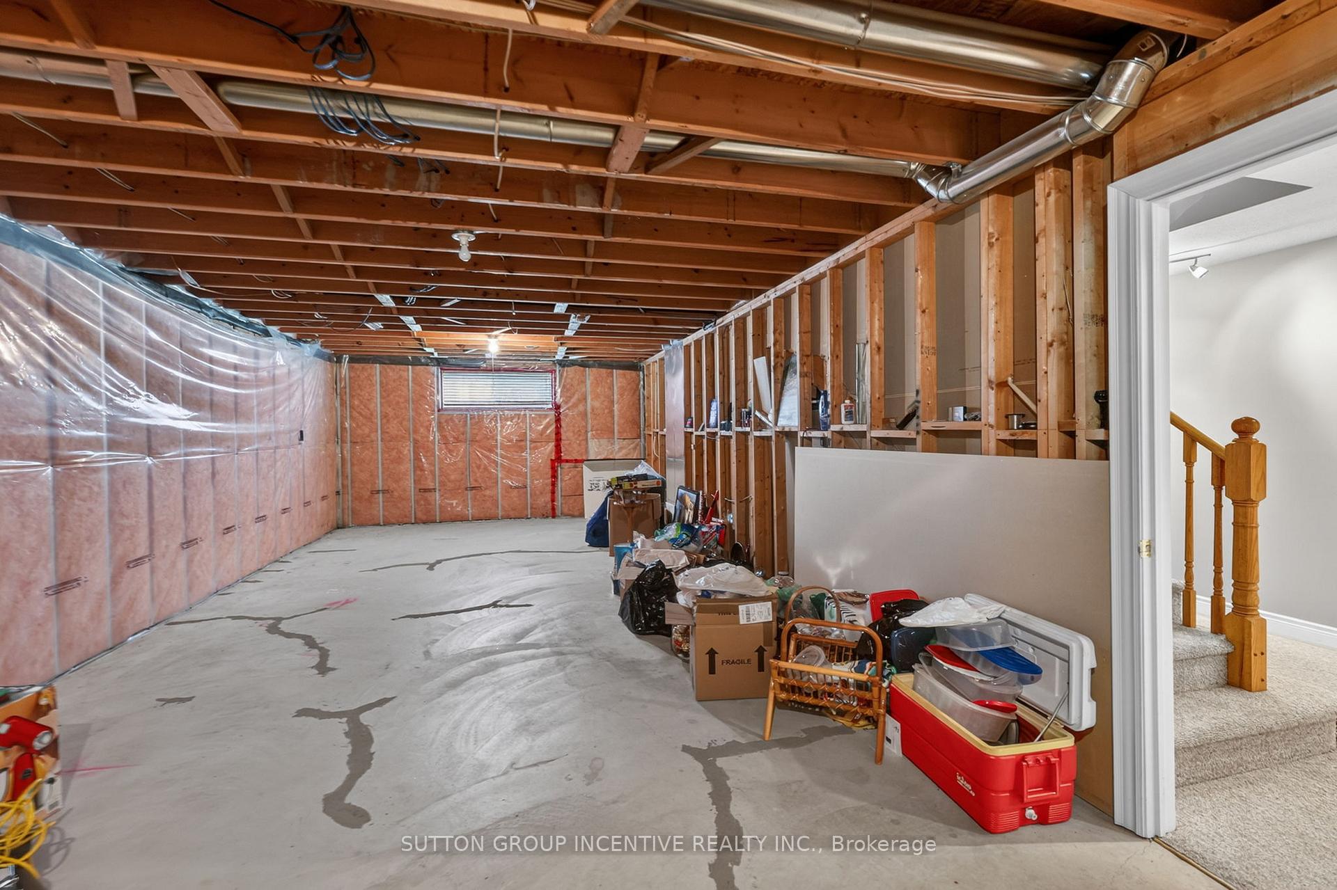 Photo 33 of 101 Lion's Gate Boulevard, Barrie, Little Lake — HOMEH