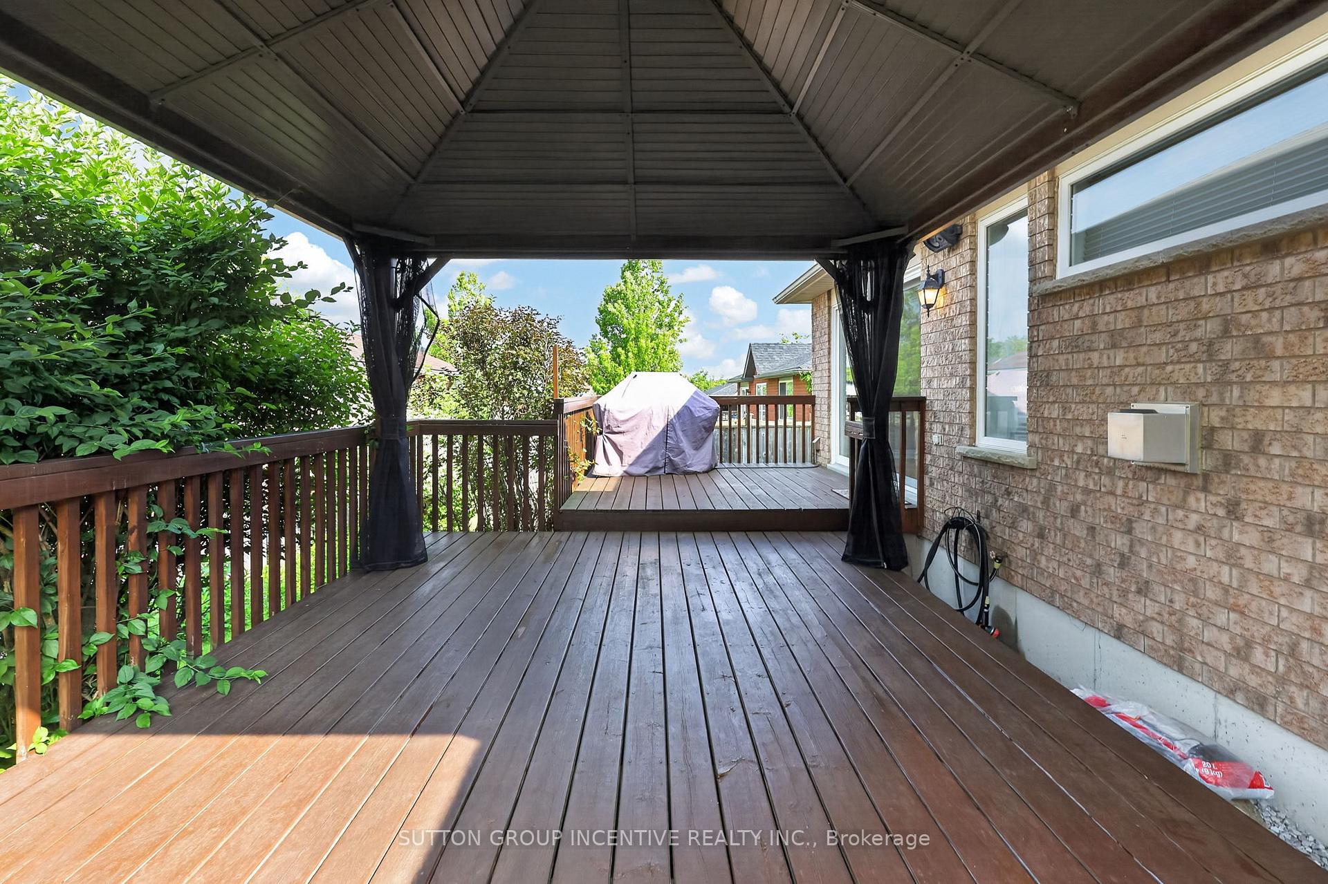 Photo 36 of 101 Lion's Gate Boulevard, Barrie, Little Lake — HOMEH