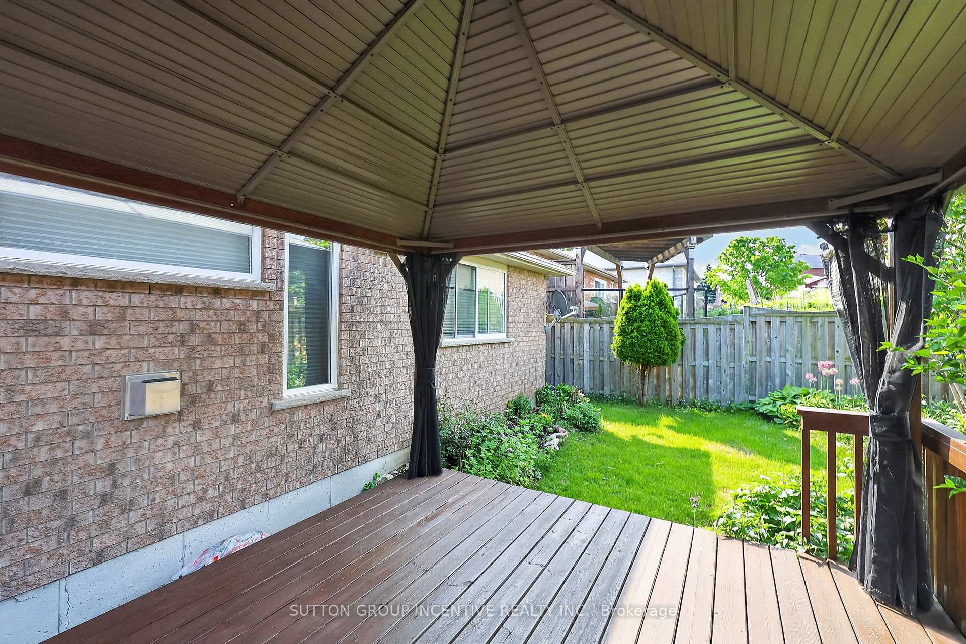 Photo 38 of 101 Lion's Gate Boulevard, Barrie, Little Lake — HOMEH