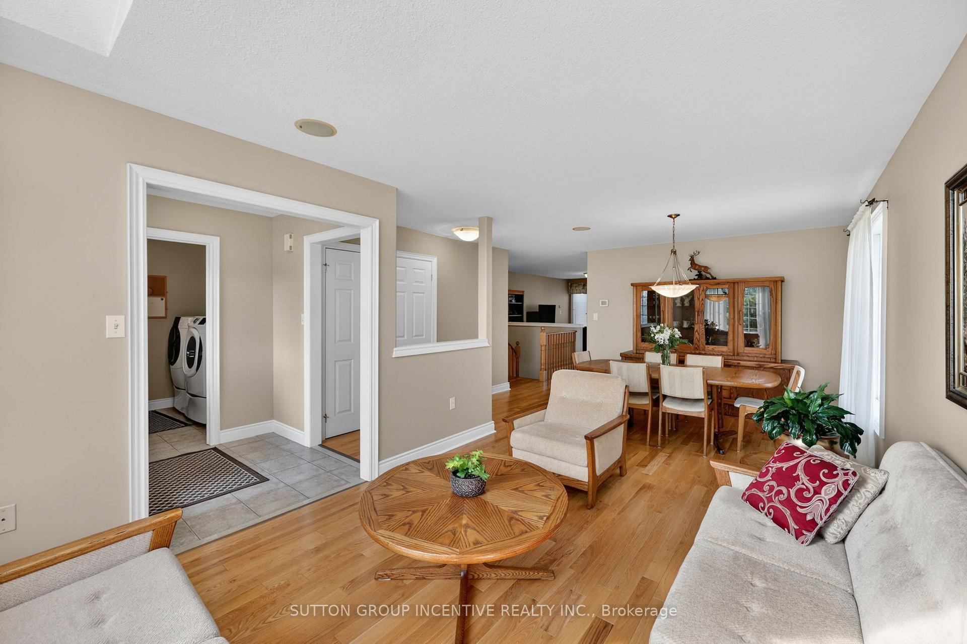 Photo 41 of 101 Lion's Gate Boulevard, Barrie, Little Lake — HOMEH