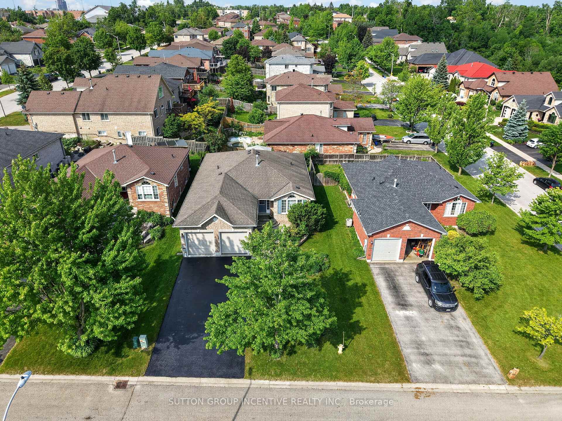 Photo 44 of 101 Lion's Gate Boulevard, Barrie, Little Lake — HOMEH