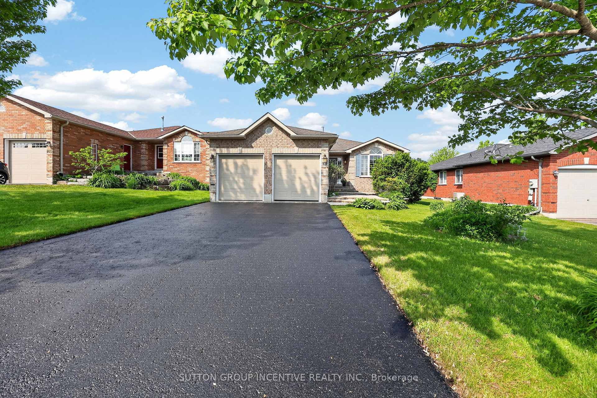 Photo 50 of 101 Lion's Gate Boulevard, Barrie, Little Lake — HOMEH
