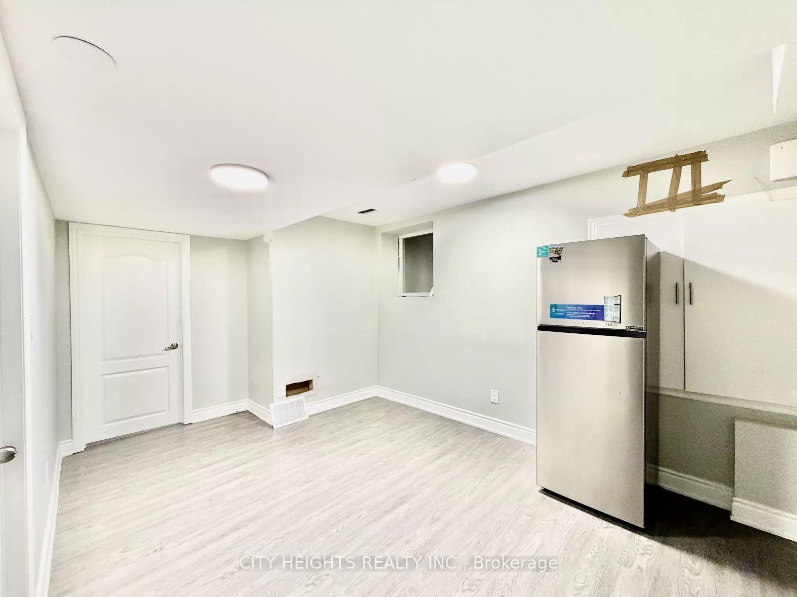 Photo 3 of Unit 3, 7 Villanova Road, Brampton, Bram West — HOMEH
