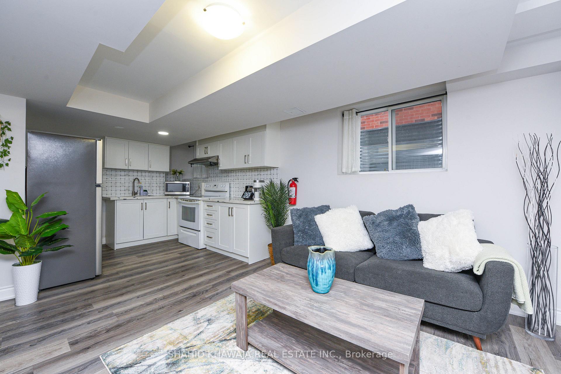 Photo 6 of Unit Bsmt, 5365 Fallingbrook Drive, Mississauga, East Credit — HOMEH