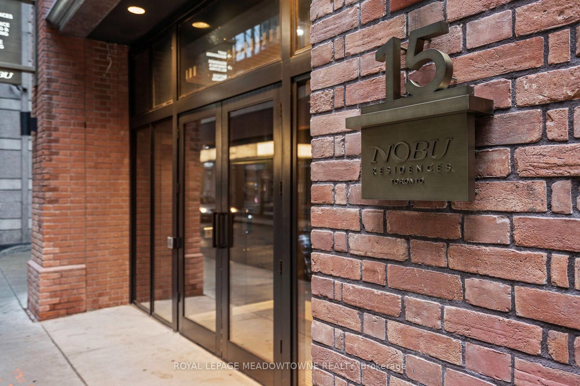 Front of Unit 813, 15 Mercer Street