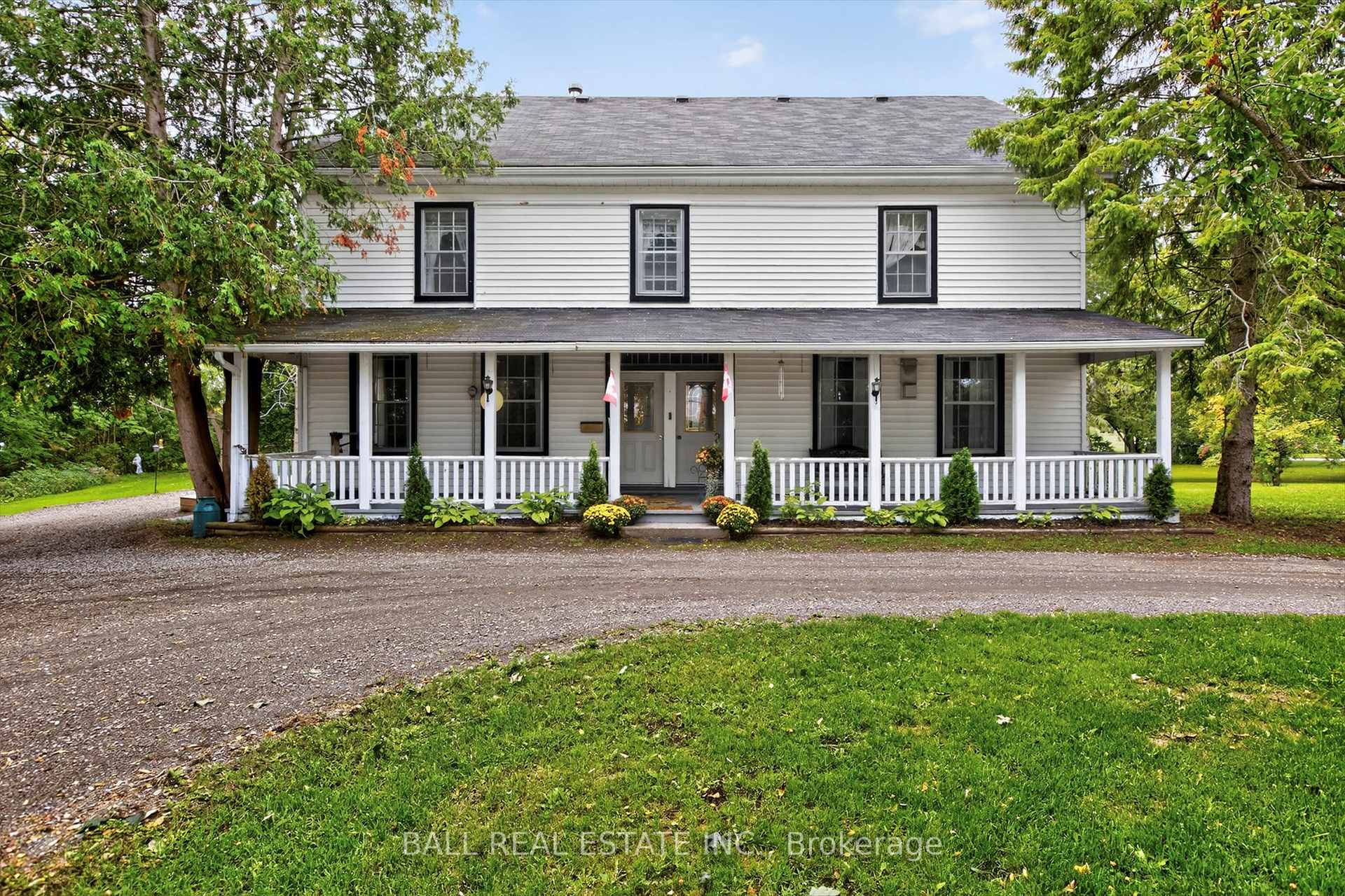Photo of 130 Front Street W