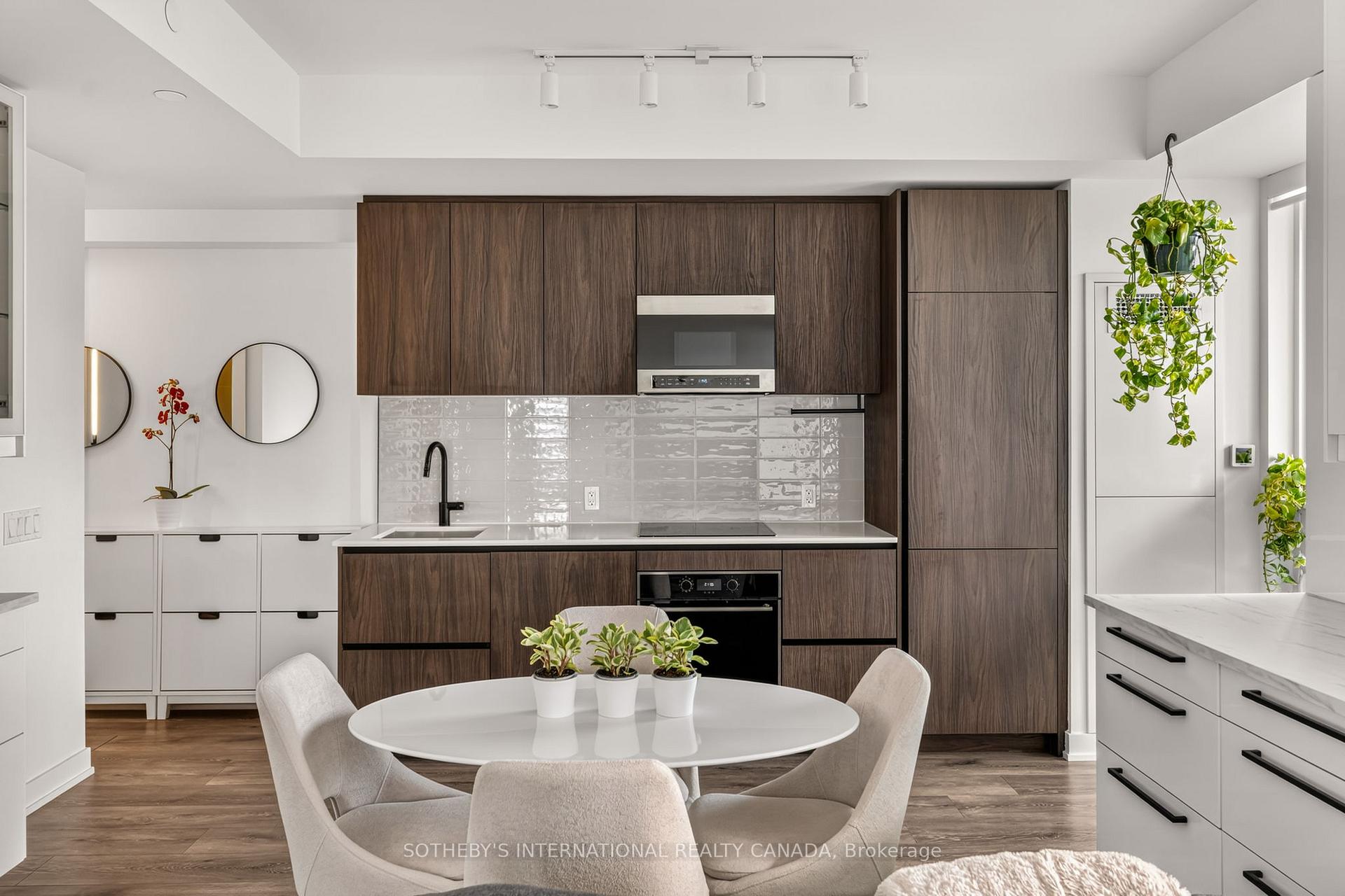 Photo 2 of Unit 2302, 127 Broadway Avenue, Toronto, Mount Pleasant West — HOMEH