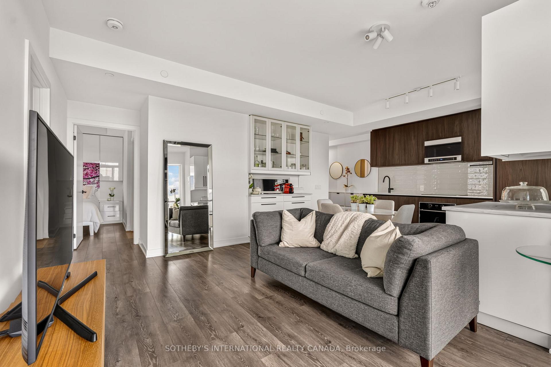 Photo 5 of Unit 2302, 127 Broadway Avenue, Toronto, Mount Pleasant West — HOMEH