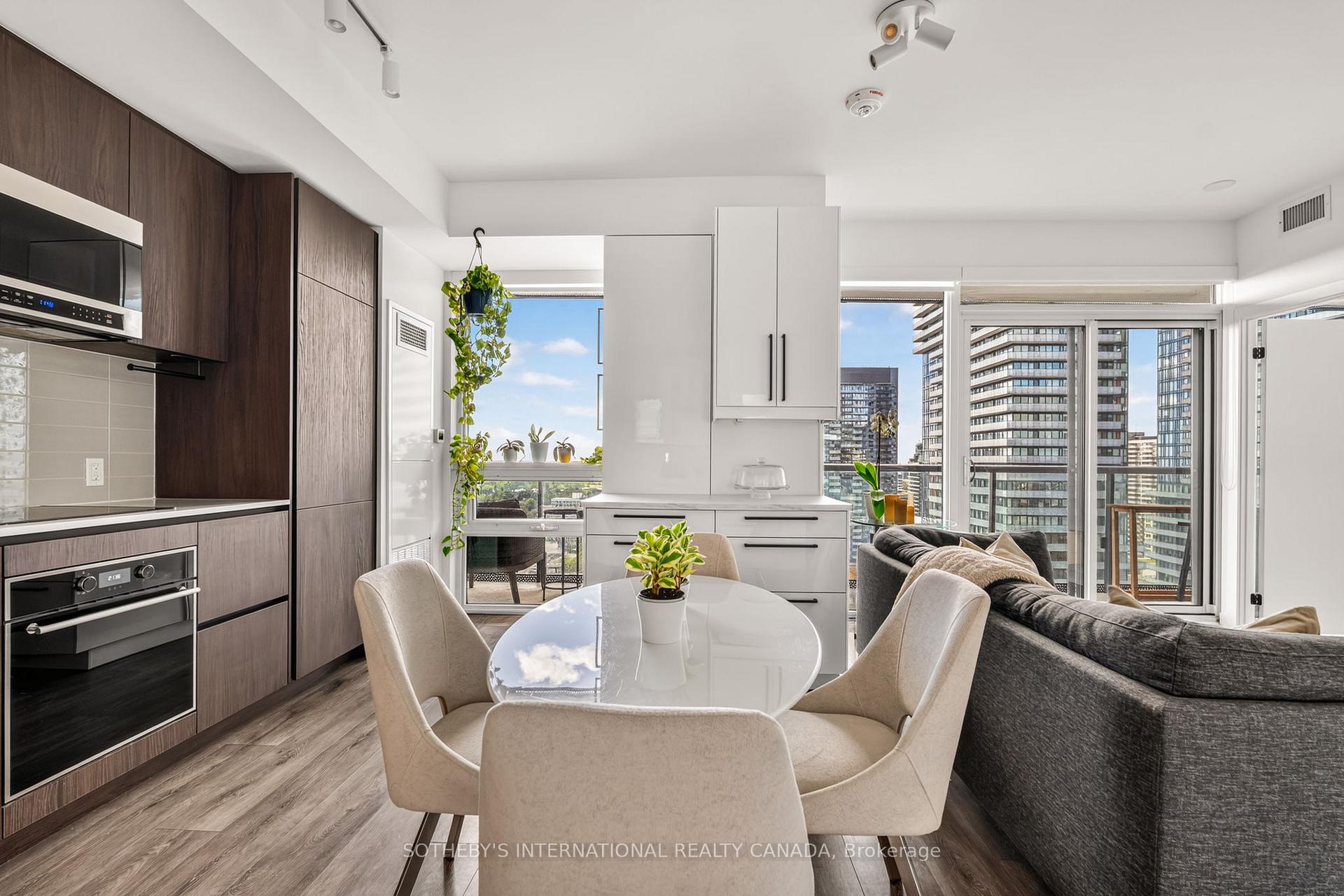Photo 6 of Unit 2302, 127 Broadway Avenue, Toronto, Mount Pleasant West — HOMEH