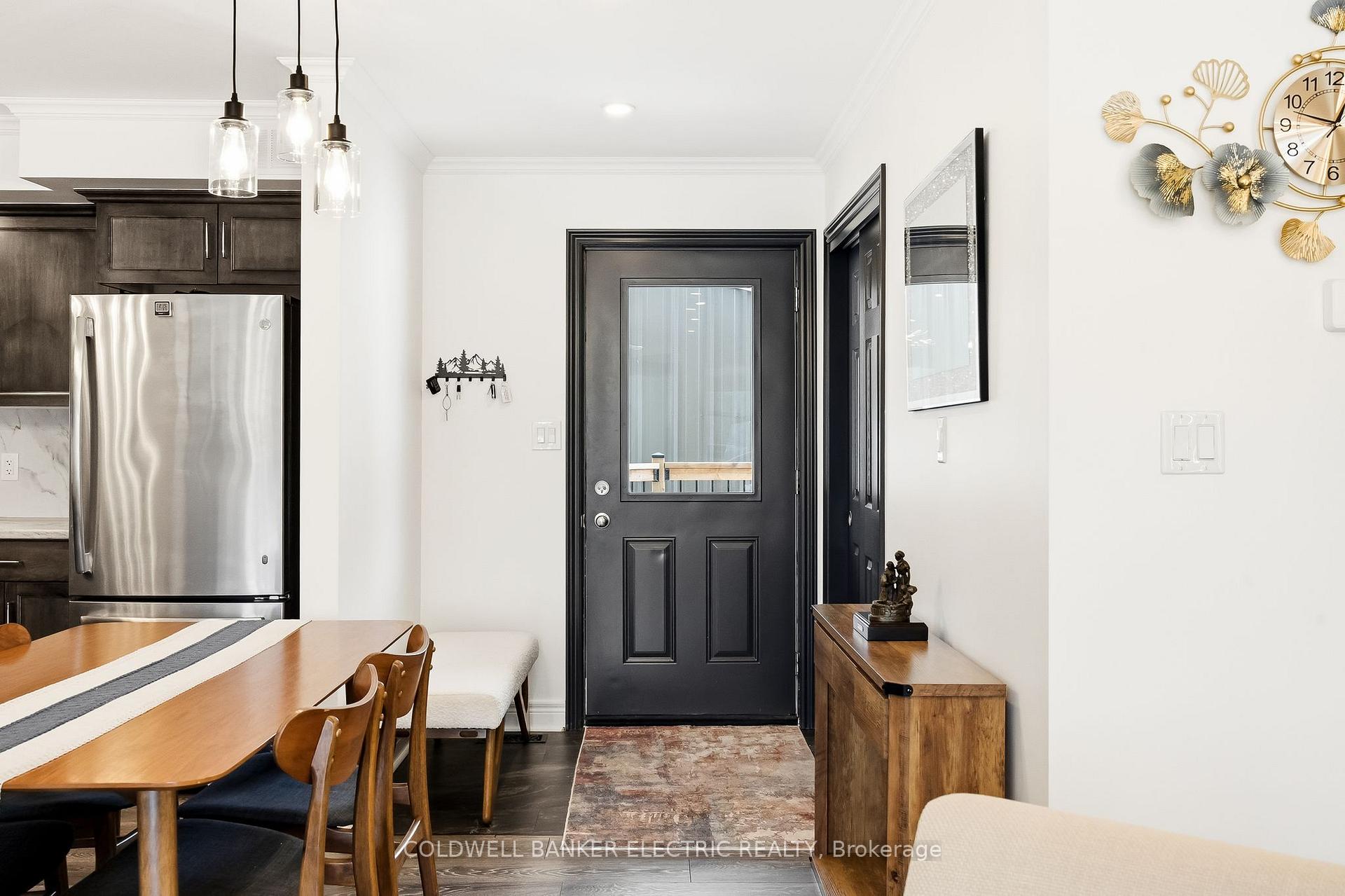 Photo 10 of 1211 Gelert Road, Minden Hills, Snowdon — HOMEH