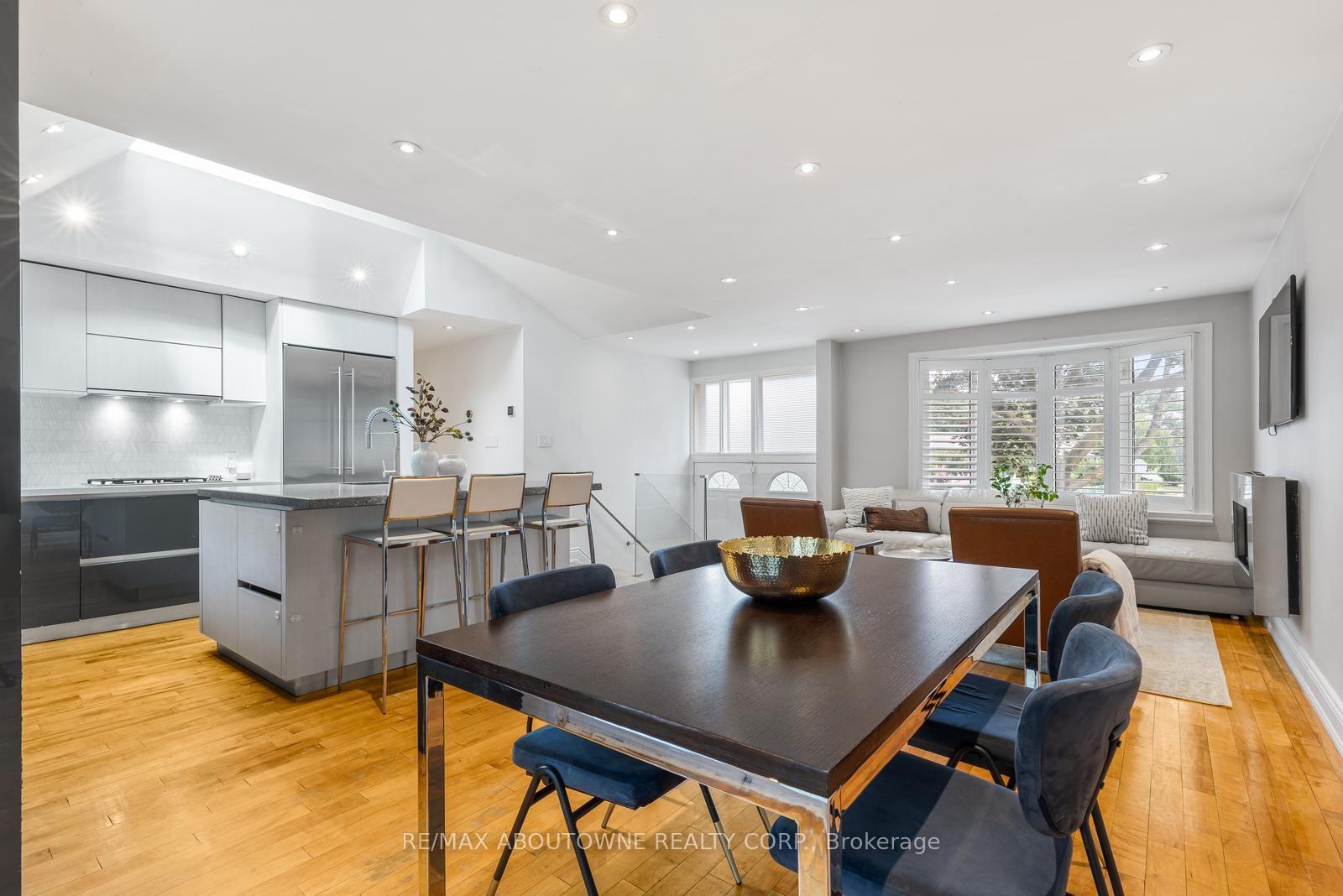 Photo 13 of 547 Pinegrove Road, Oakville, West — HOMEH