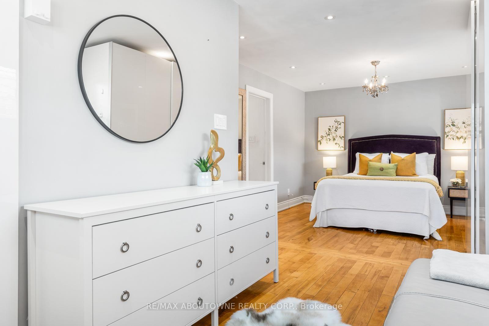 Photo 16 of 547 Pinegrove Road, Oakville, West — HOMEH