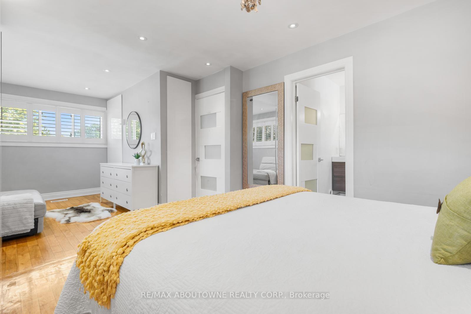 Photo 18 of 547 Pinegrove Road, Oakville, West — HOMEH