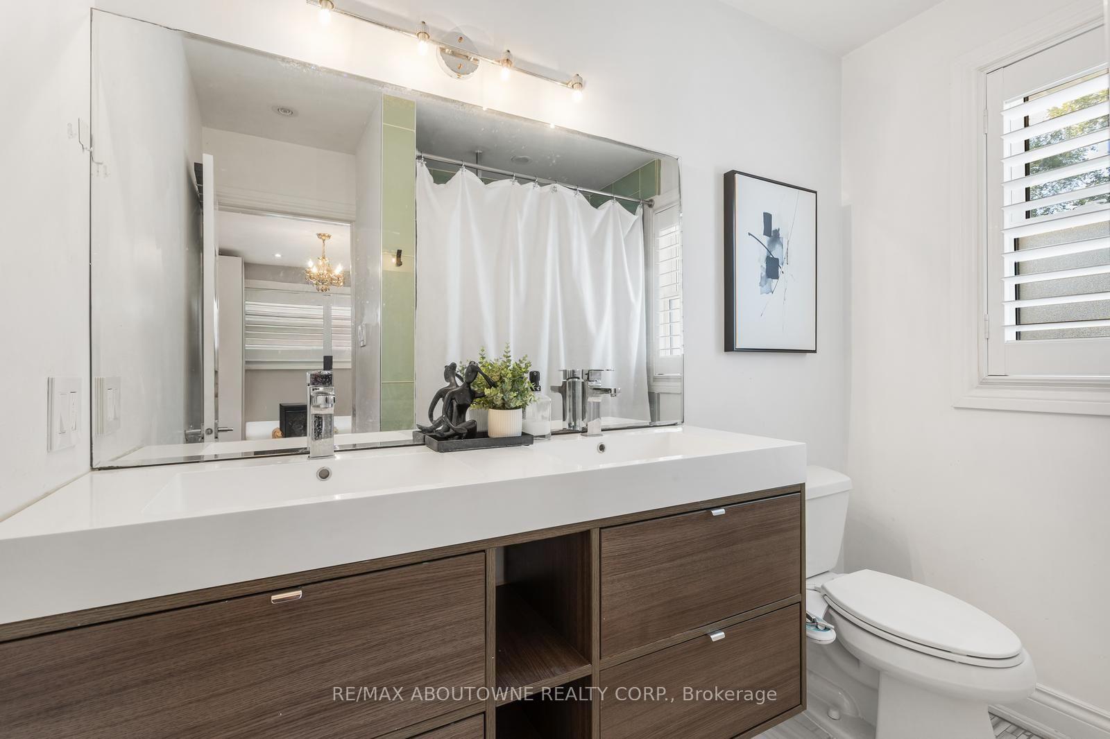 Photo 19 of 547 Pinegrove Road, Oakville, West — HOMEH