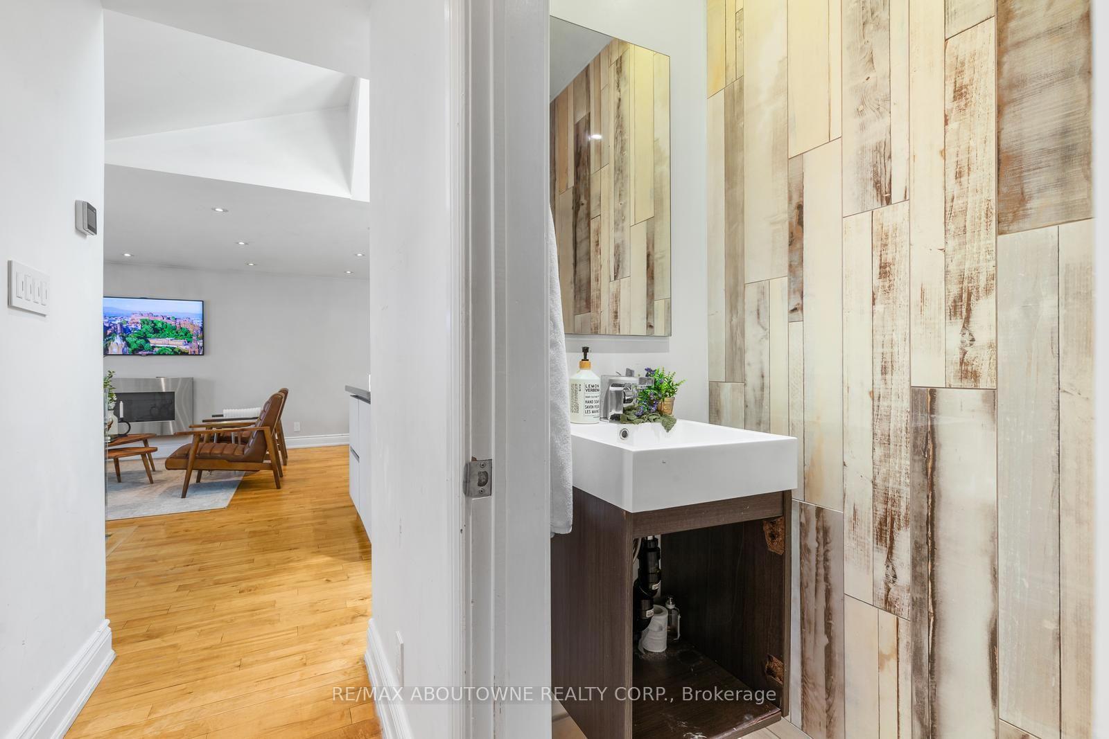 Photo 22 of 547 Pinegrove Road, Oakville, West — HOMEH