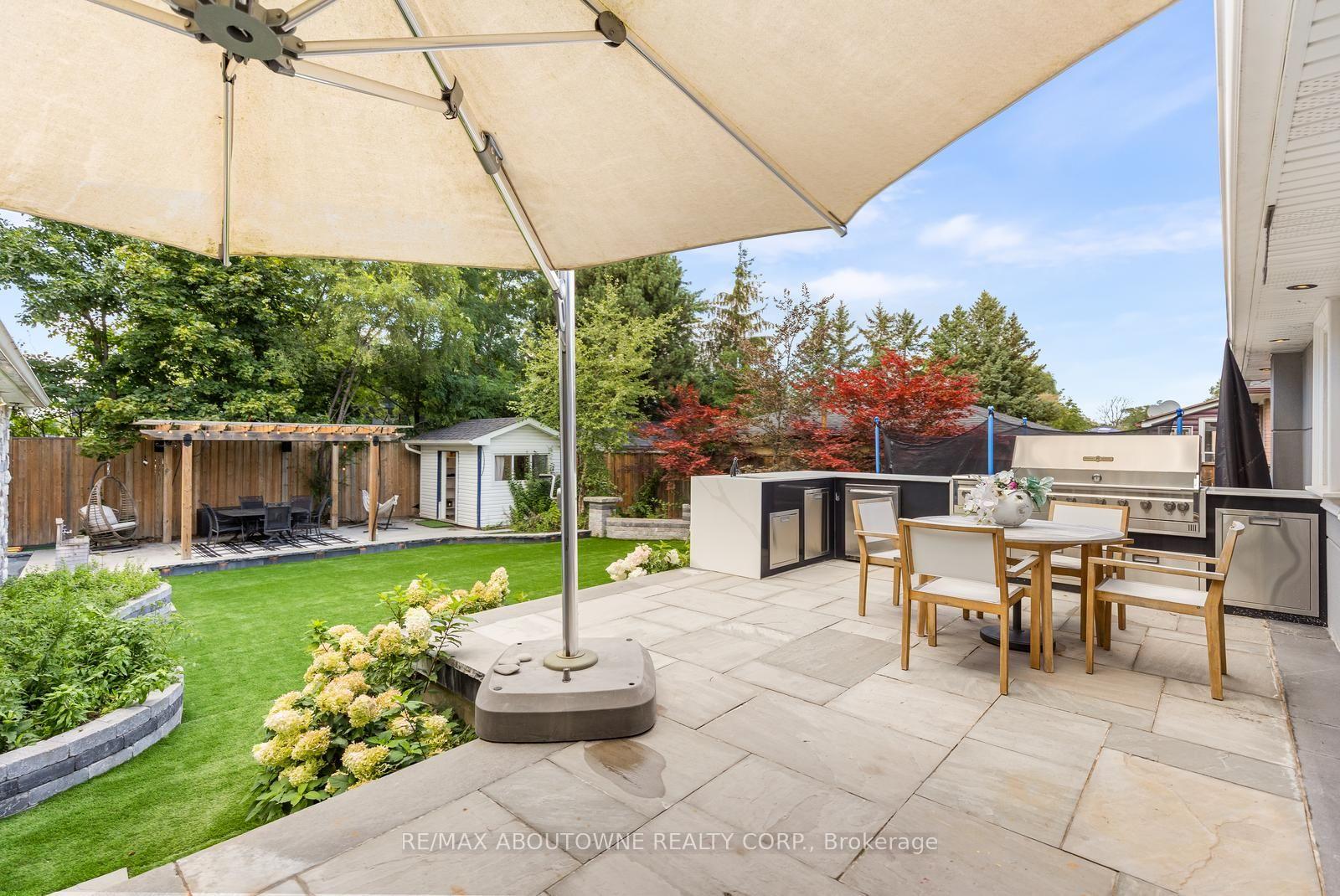 Photo 33 of 547 Pinegrove Road, Oakville, West — HOMEH