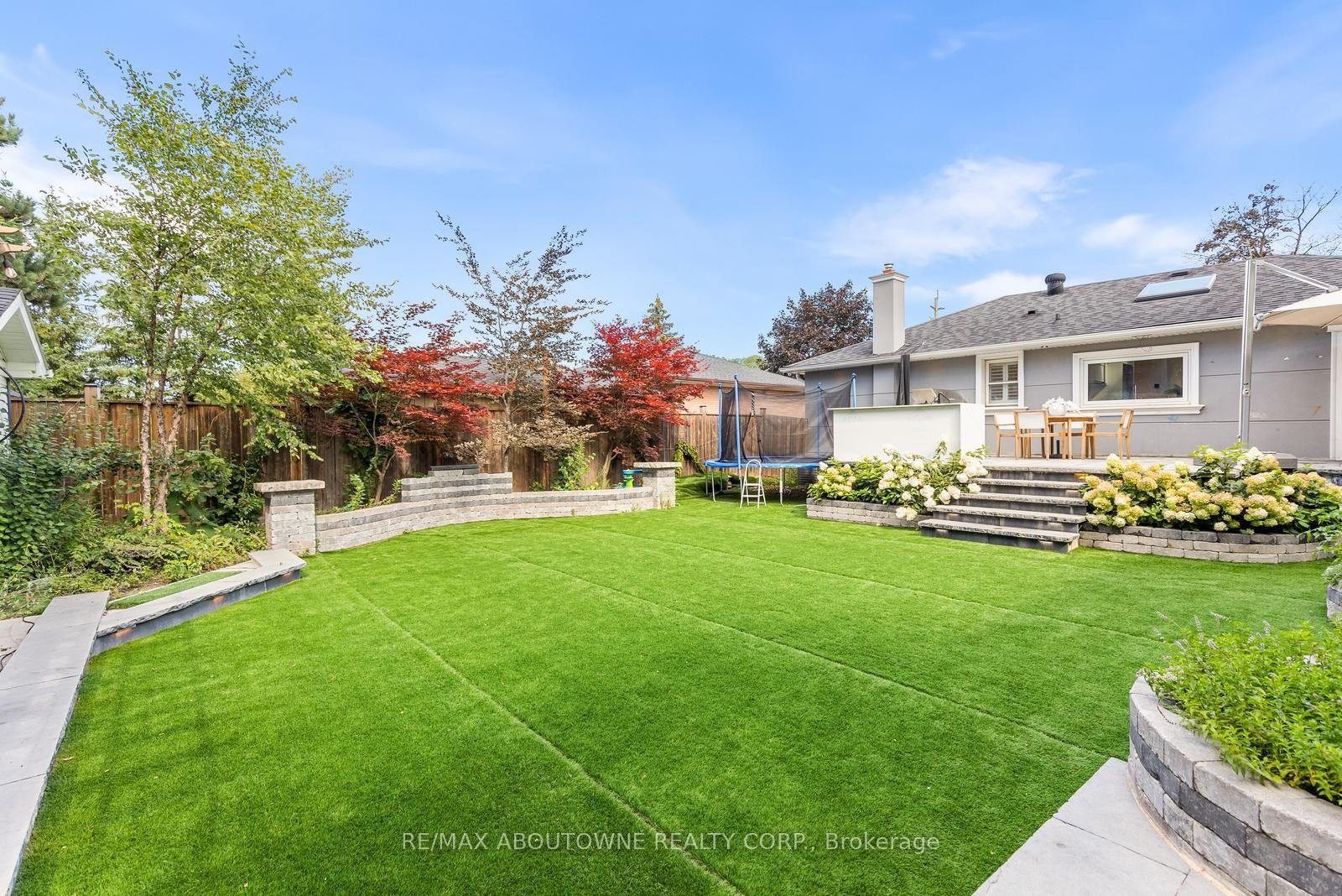 Photo 36 of 547 Pinegrove Road, Oakville, West — HOMEH