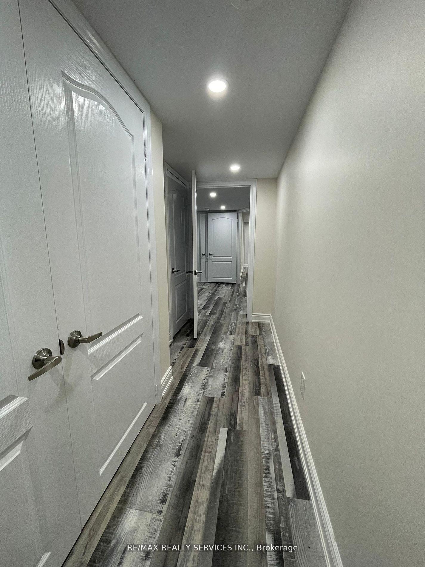 Photo 7 of 21 Exhibition Crescent, Brampton, Northwest Brampton — HOMEH