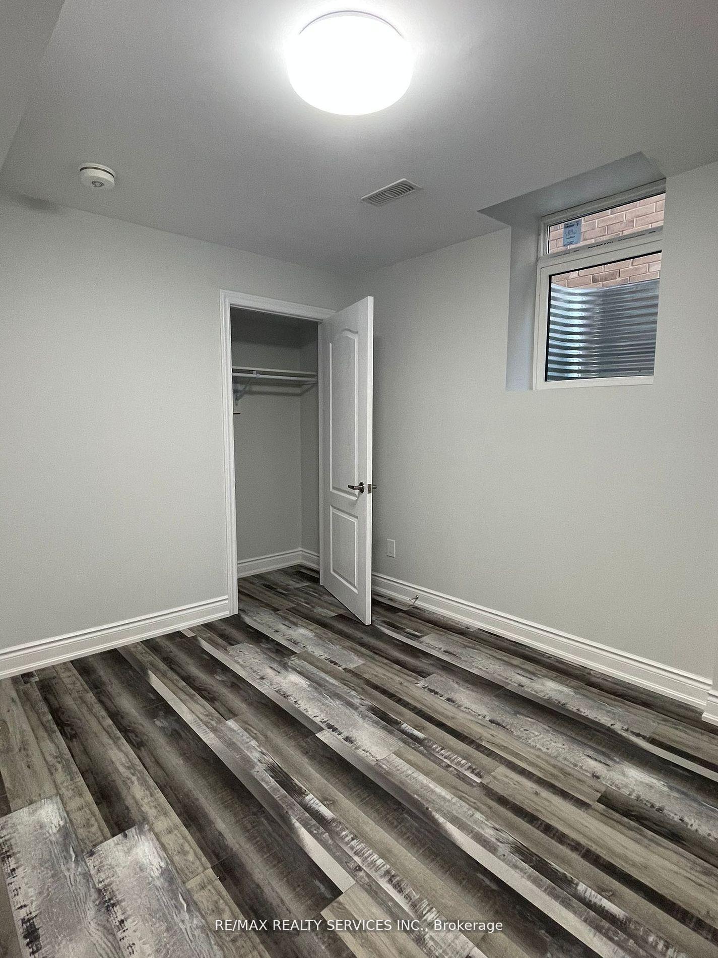 Photo 10 of 21 Exhibition Crescent, Brampton, Northwest Brampton — HOMEH