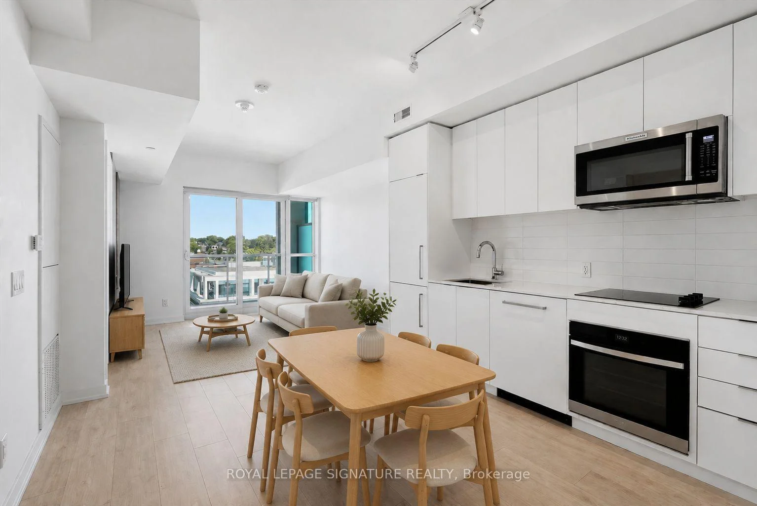 Photo 10 of Unit 503, 181 Sheppard Avenue E, North York, Willowdale East — HOMEH