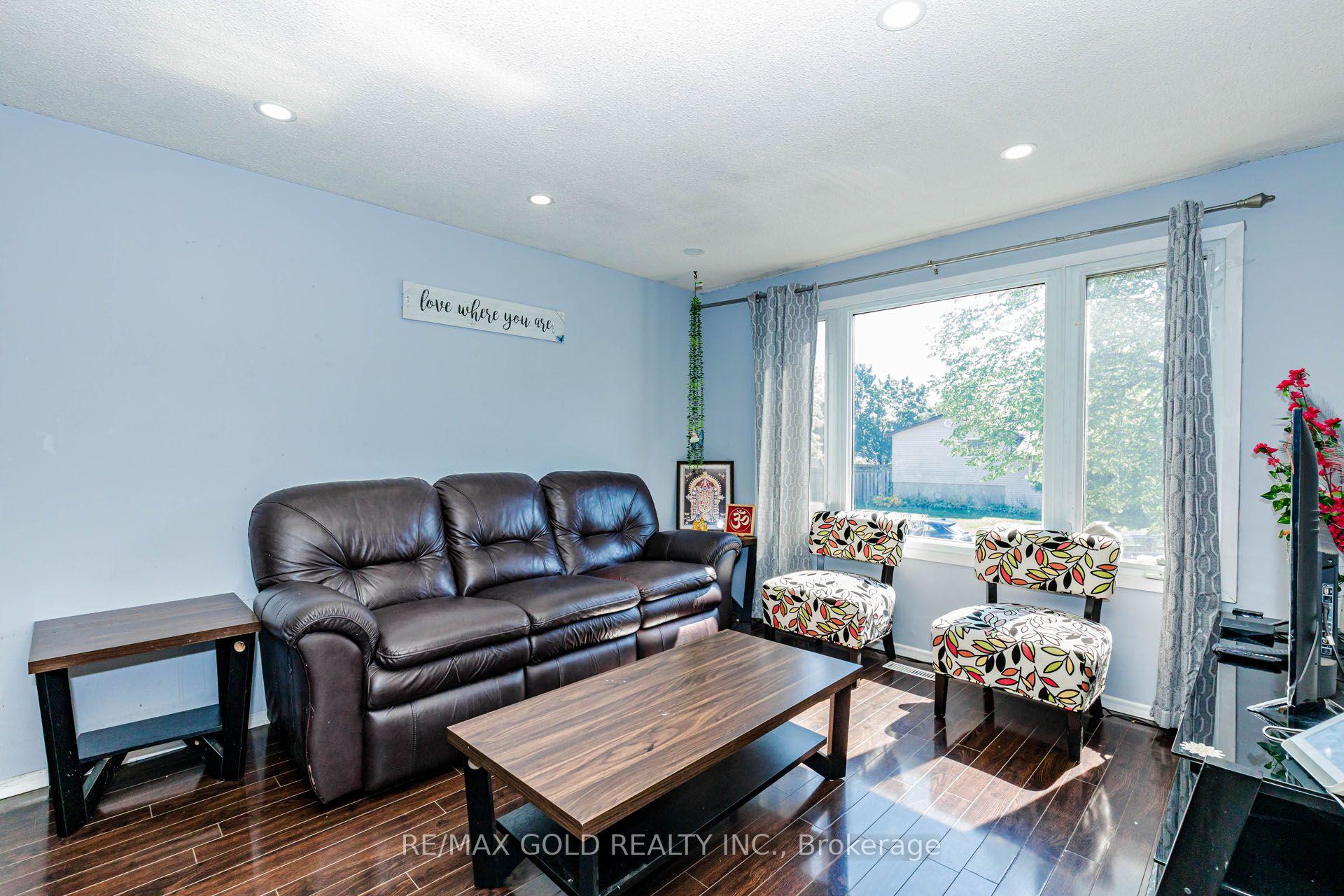 Photo 9 of 58 Homestead Place, Kitchener, Forest Heights — HOMEH