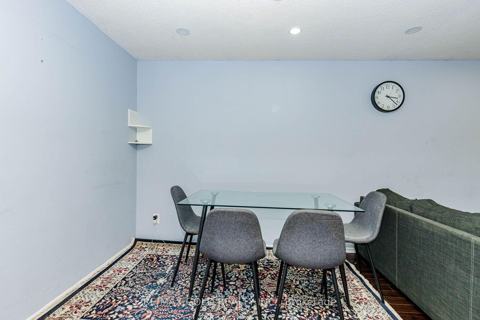 Photo 13 of 58 Homestead Place, Kitchener, Forest Heights — HOMEH