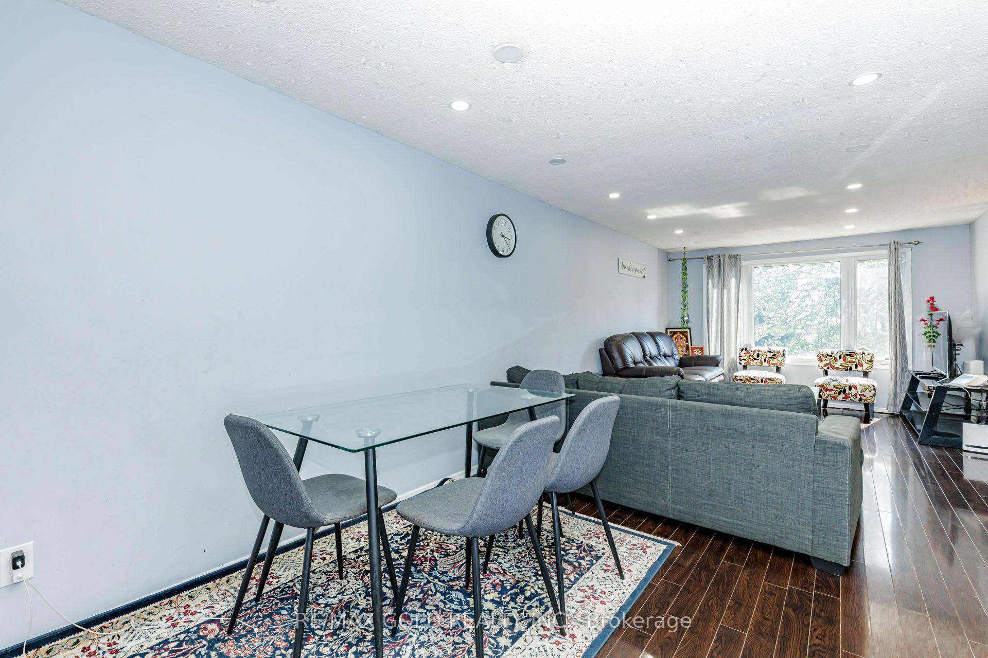 Photo 14 of 58 Homestead Place, Kitchener, Forest Heights — HOMEH