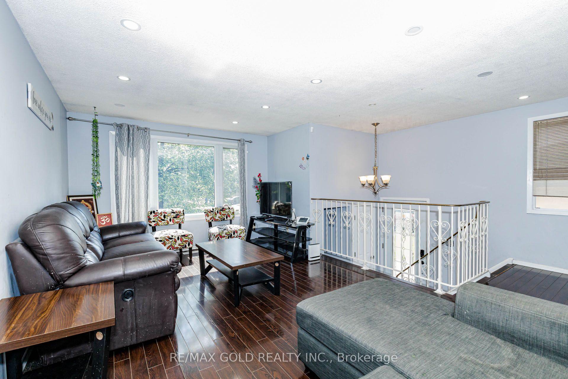 Photo 15 of 58 Homestead Place, Kitchener, Forest Heights — HOMEH