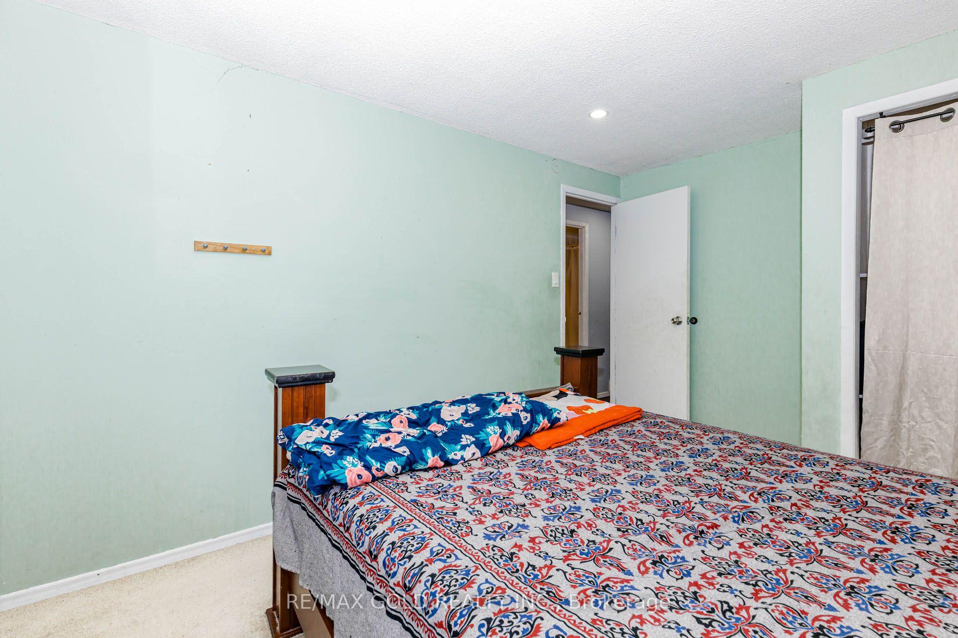 Photo 24 of 58 Homestead Place, Kitchener, Forest Heights — HOMEH