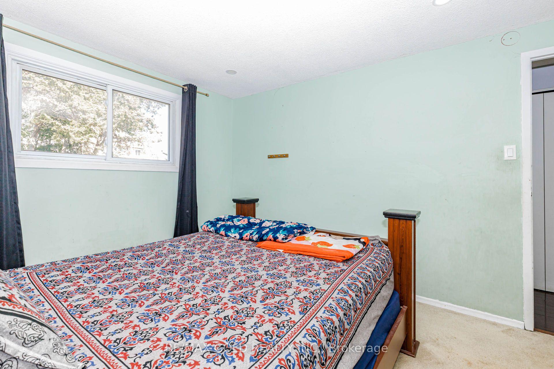 Photo 25 of 58 Homestead Place, Kitchener, Forest Heights — HOMEH