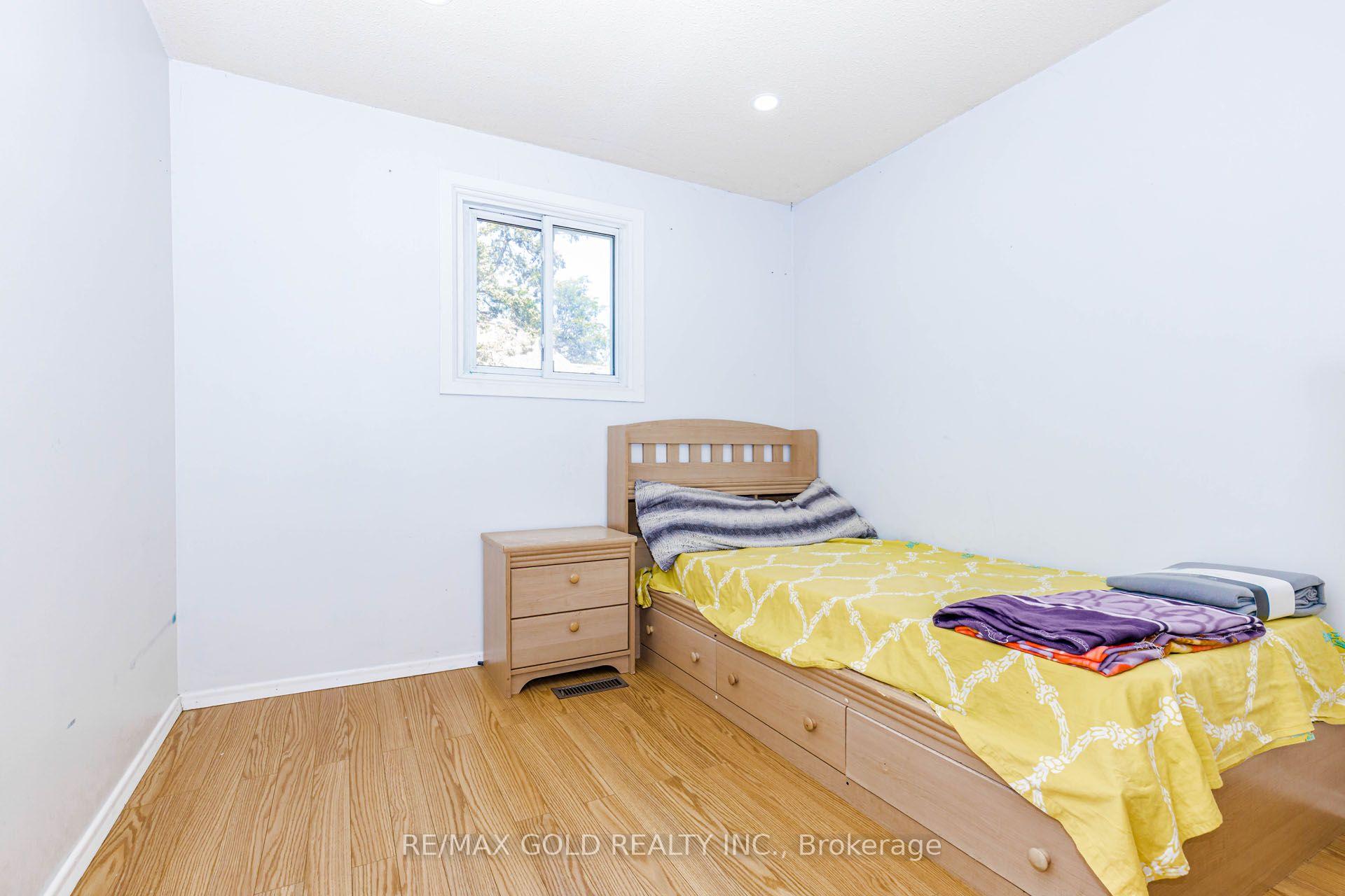 Photo 27 of 58 Homestead Place, Kitchener, Forest Heights — HOMEH