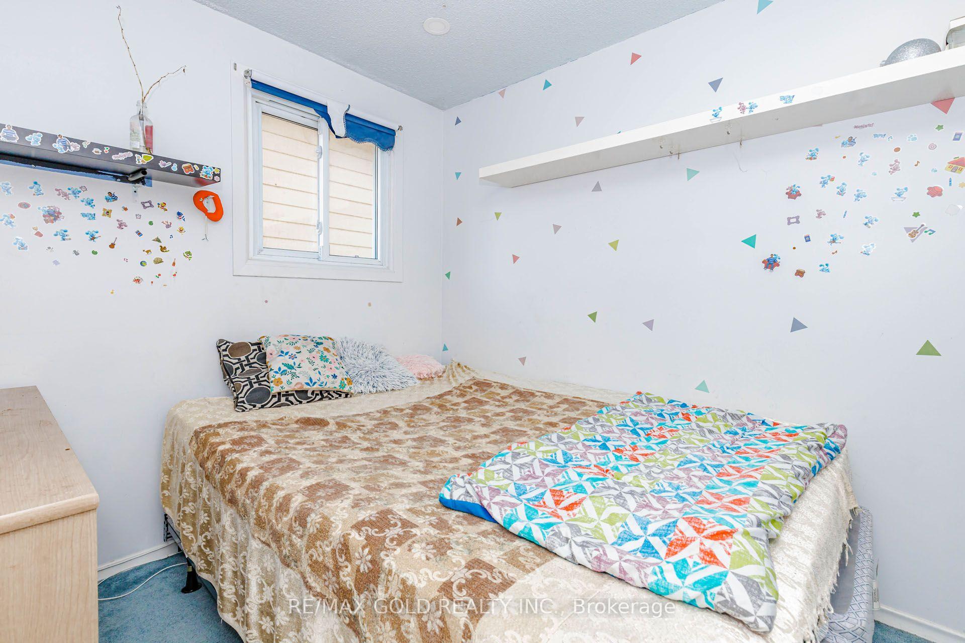Photo 32 of 58 Homestead Place, Kitchener, Forest Heights — HOMEH