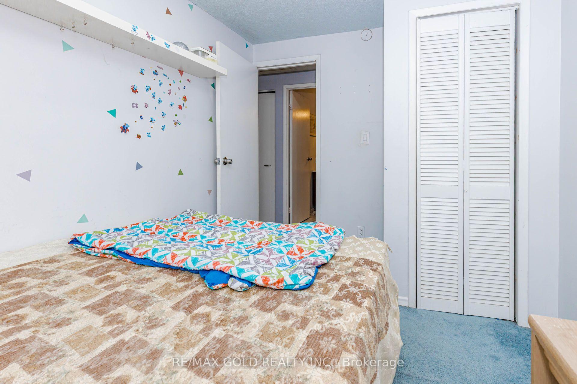 Photo 33 of 58 Homestead Place, Kitchener, Forest Heights — HOMEH