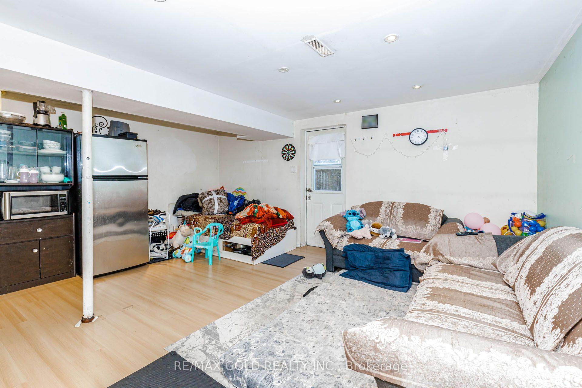 Photo 38 of 58 Homestead Place, Kitchener, Forest Heights — HOMEH