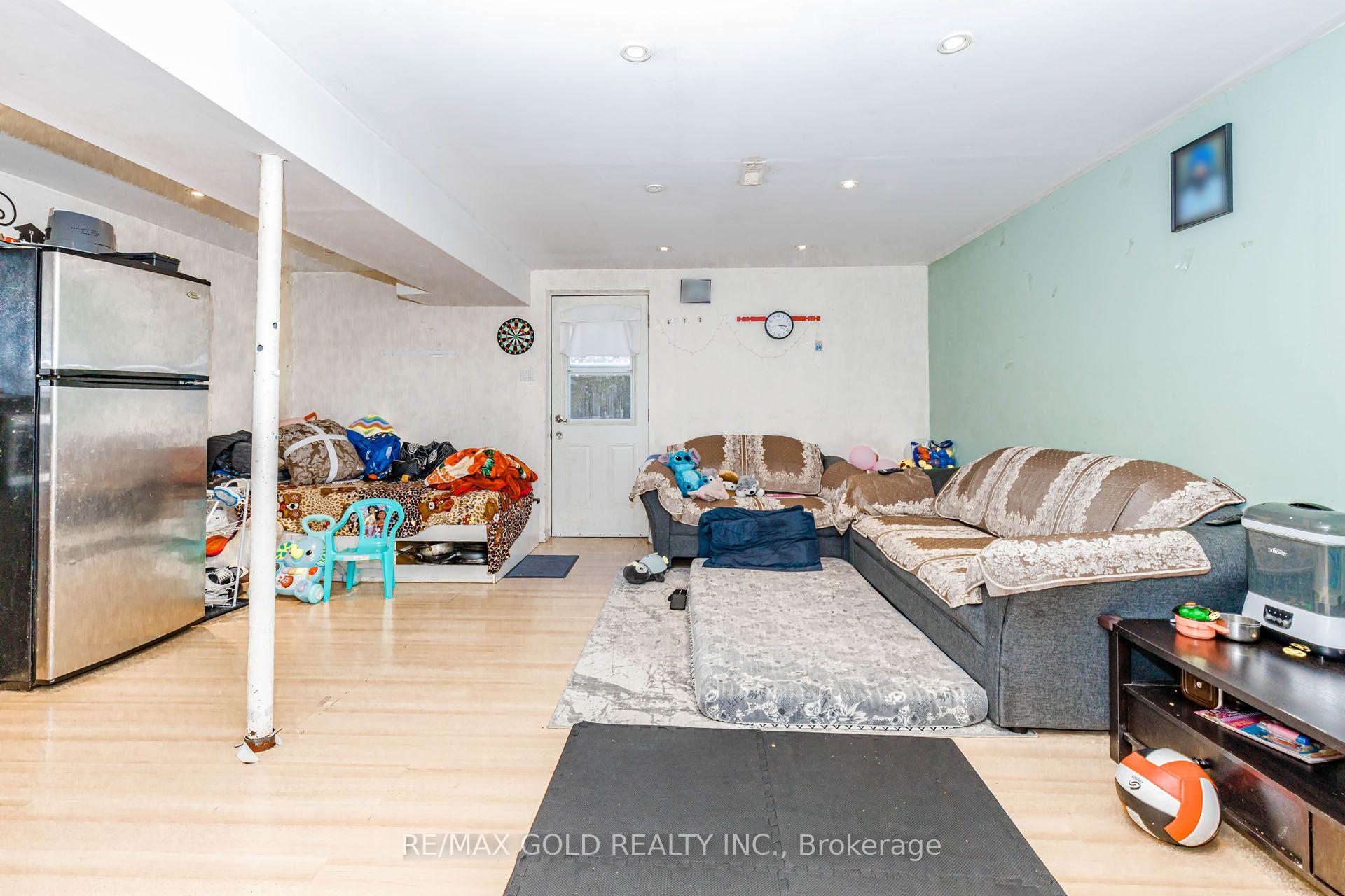 Photo 39 of 58 Homestead Place, Kitchener, Forest Heights — HOMEH