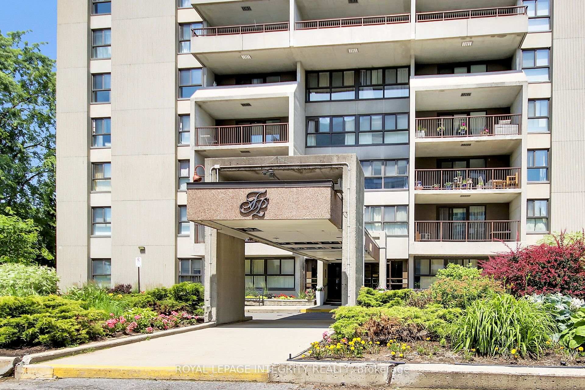 Photo 3 of Unit 2701, 1785 Frobisher Lane, Ottawa, Riverview Park — HOMEH