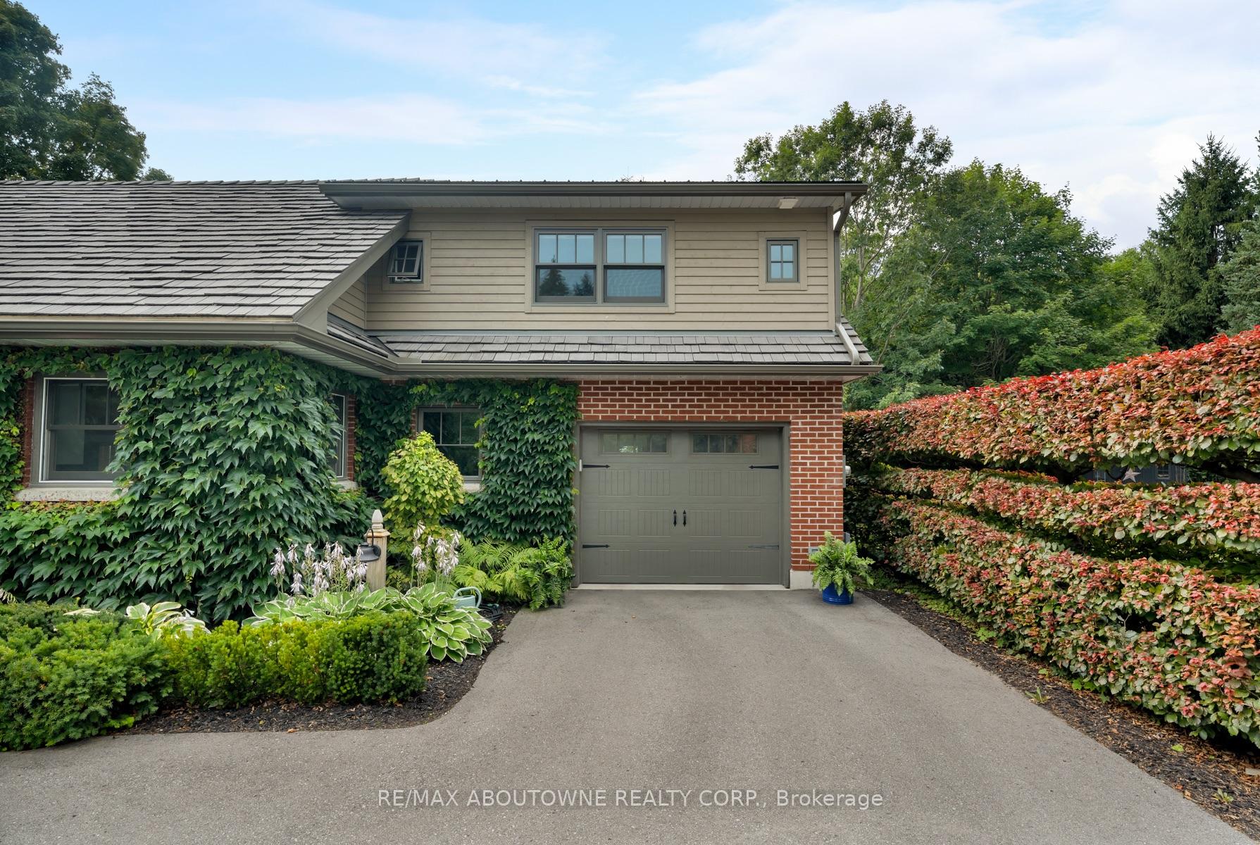Photo 2 of 23 Alice Street E, Blue Mountains — HOMEH