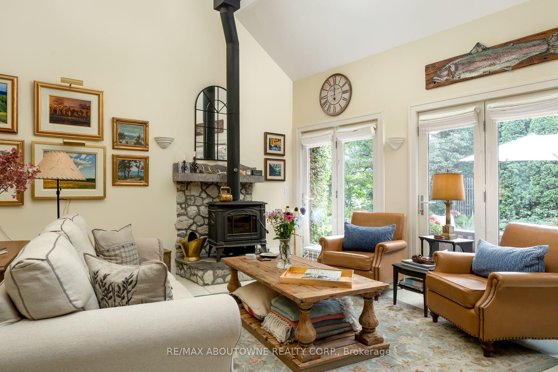 Photo 8 of 23 Alice Street E, Blue Mountains — HOMEH