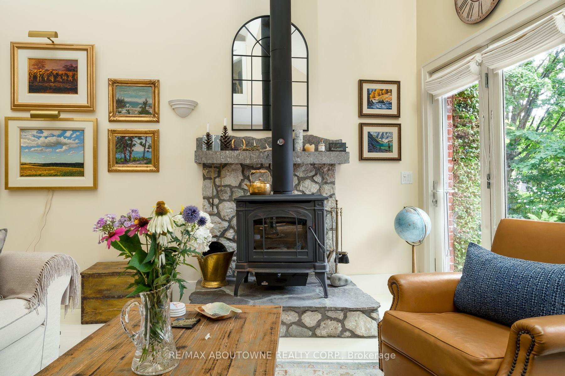 Photo 9 of 23 Alice Street E, Blue Mountains — HOMEH
