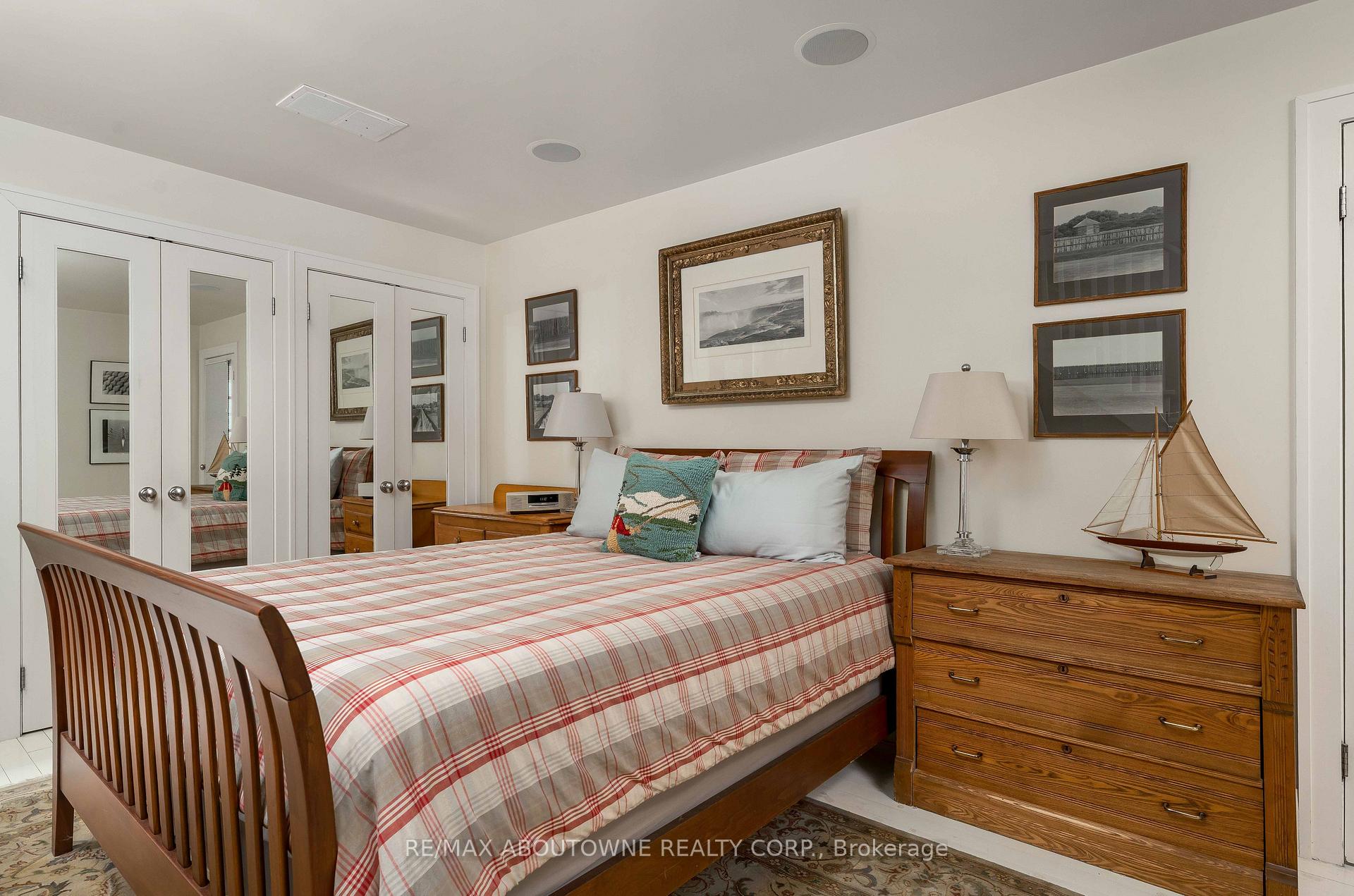 Photo 23 of 23 Alice Street E, Blue Mountains — HOMEH