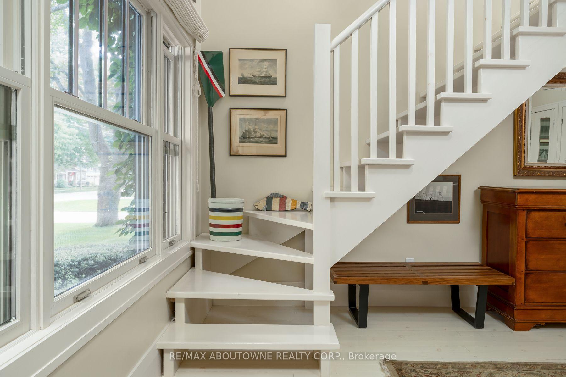 Photo 26 of 23 Alice Street E, Blue Mountains — HOMEH
