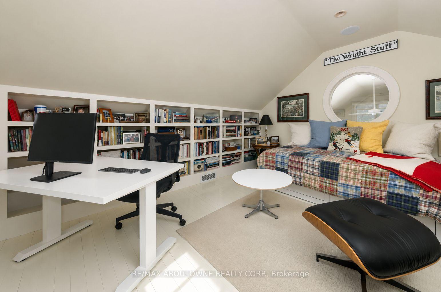 Photo 27 of 23 Alice Street E, Blue Mountains — HOMEH