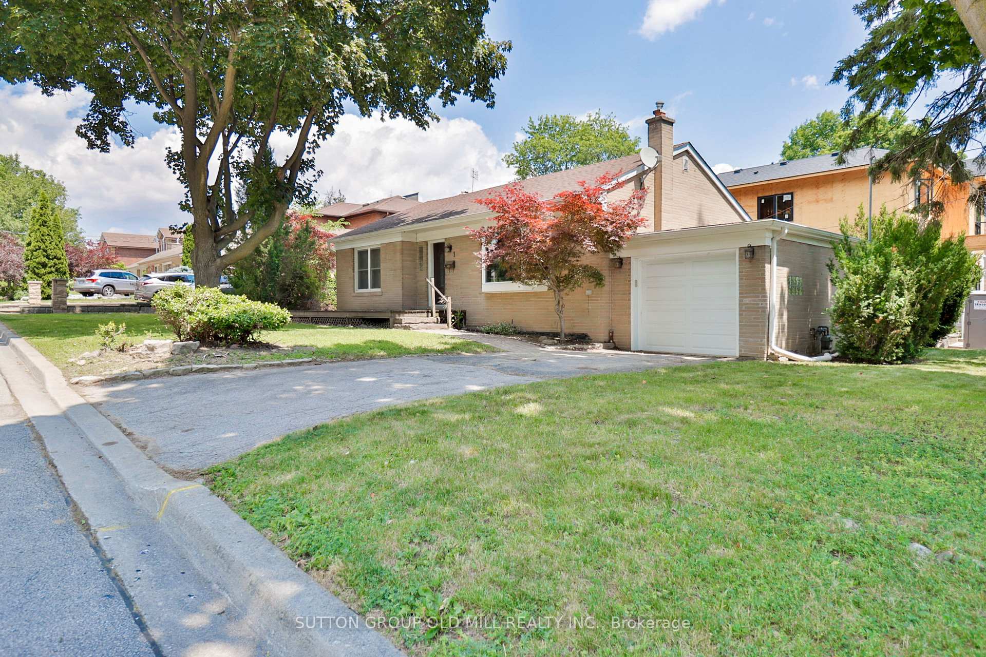 Photo 3 of 1 Penhale Drive, Etobicoke, Humber Heights — HOMEH
