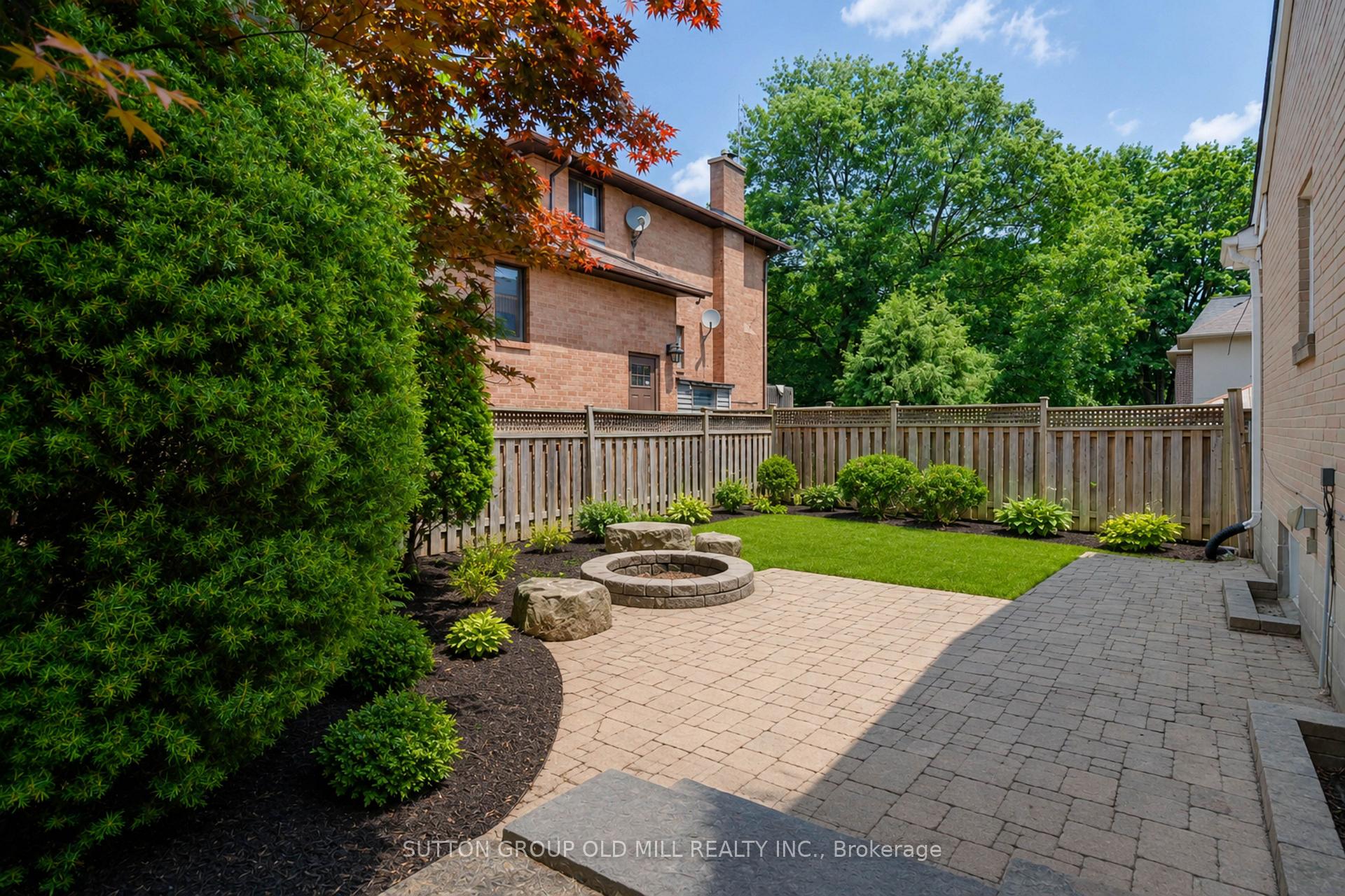 Photo 8 of 1 Penhale Drive, Etobicoke, Humber Heights — HOMEH