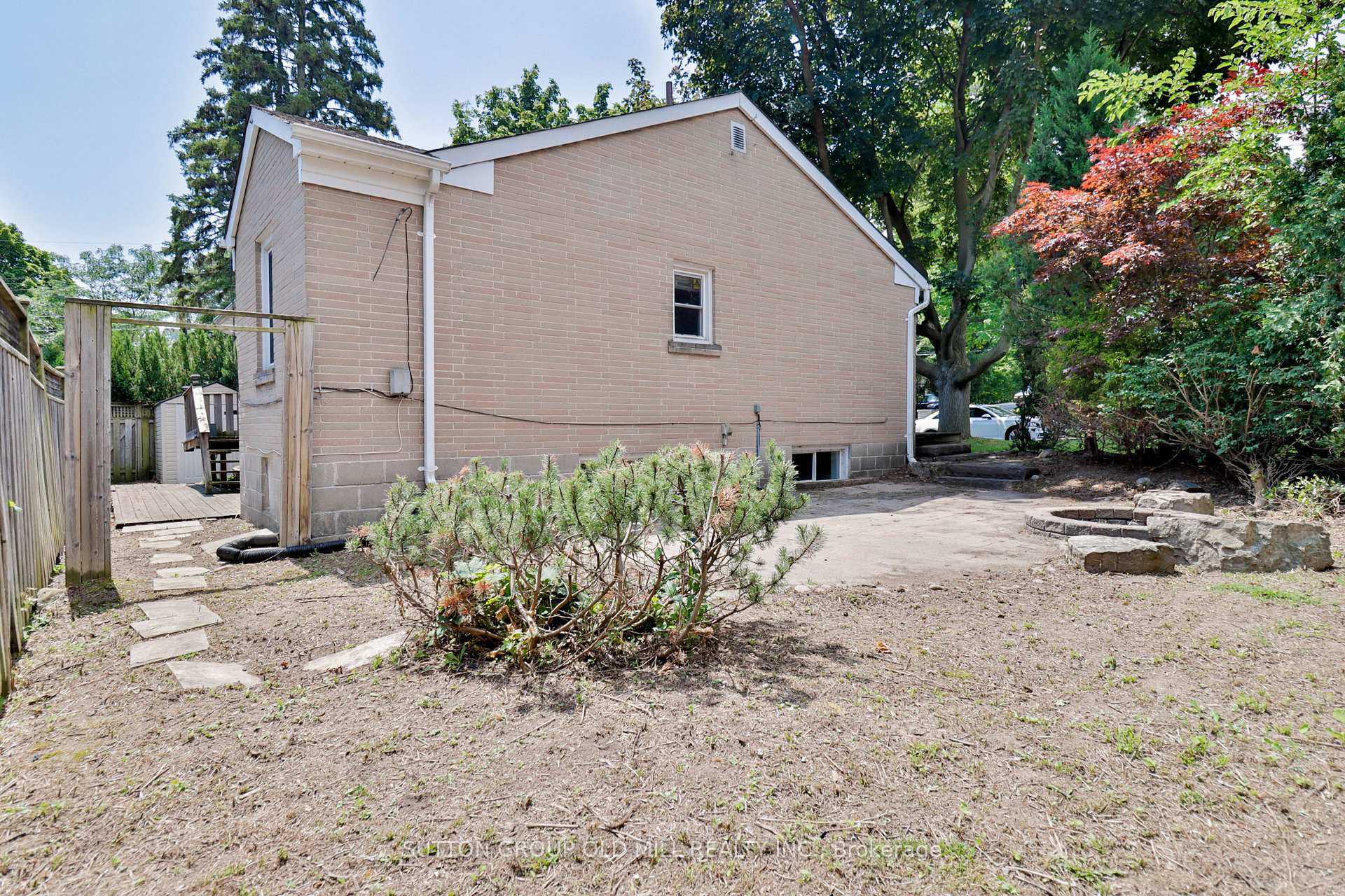 Photo 9 of 1 Penhale Drive, Etobicoke, Humber Heights — HOMEH