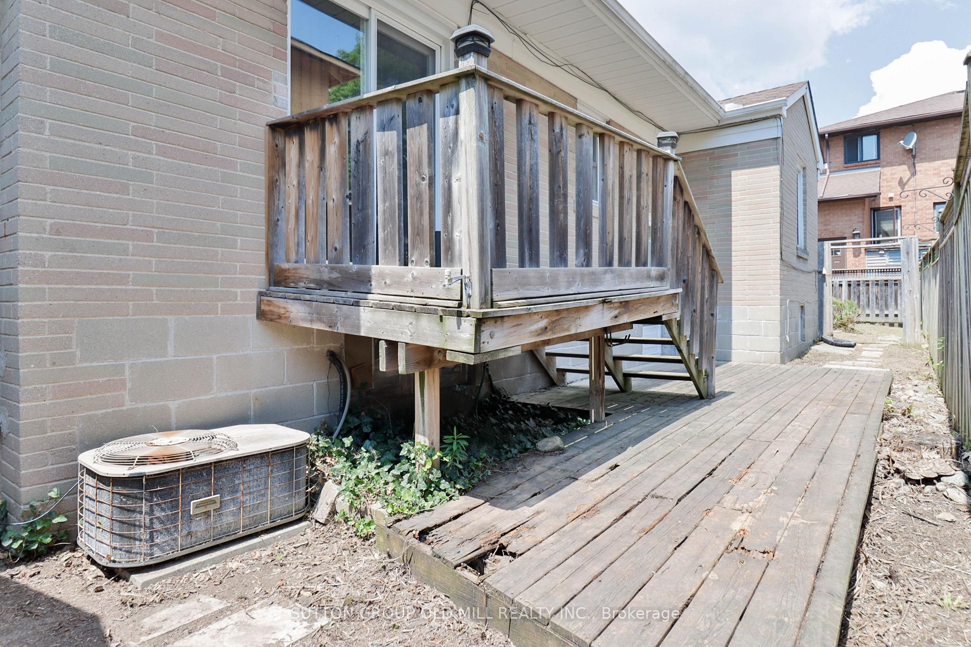 Photo 11 of 1 Penhale Drive, Etobicoke, Humber Heights — HOMEH