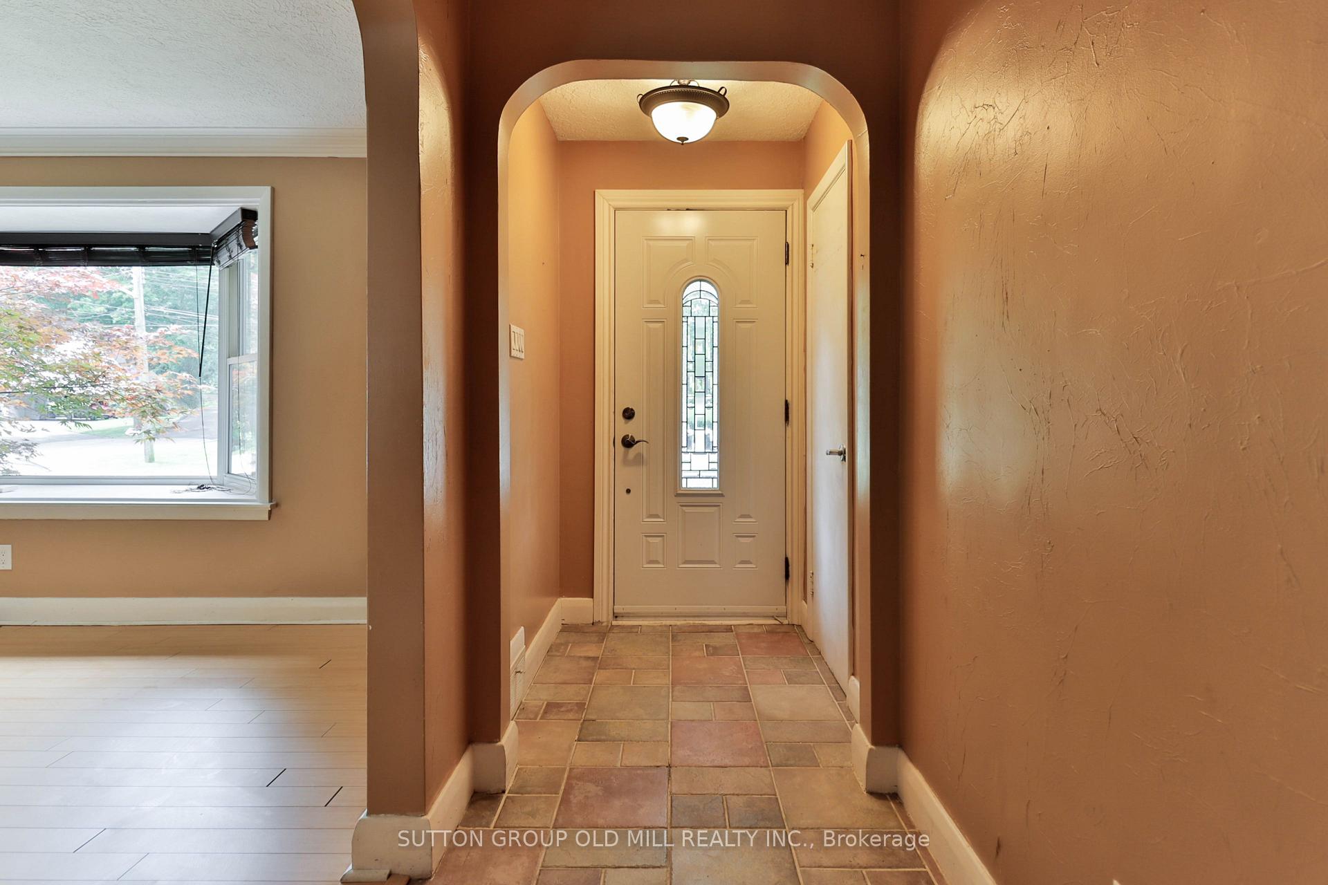 Photo 13 of 1 Penhale Drive, Etobicoke, Humber Heights — HOMEH