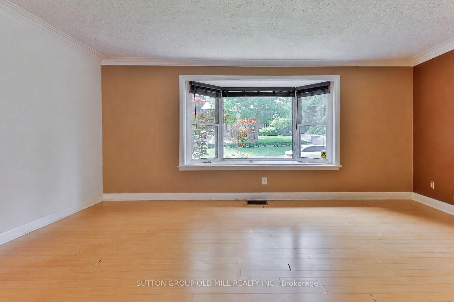 Photo 18 of 1 Penhale Drive, Etobicoke, Humber Heights — HOMEH