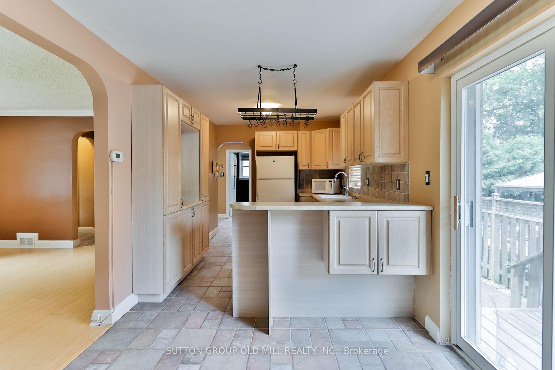 Photo 23 of 1 Penhale Drive, Etobicoke, Humber Heights — HOMEH