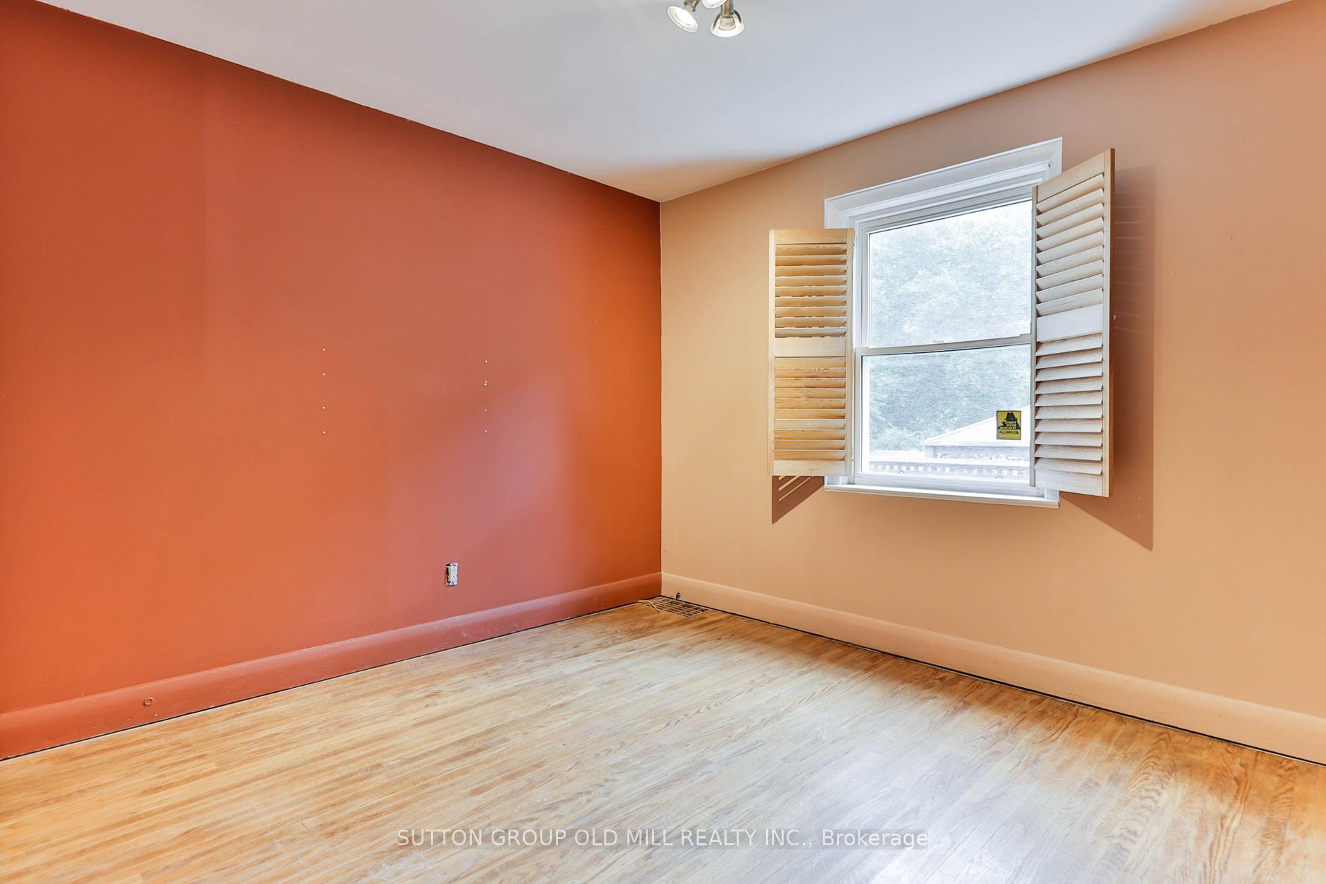 Photo 27 of 1 Penhale Drive, Etobicoke, Humber Heights — HOMEH